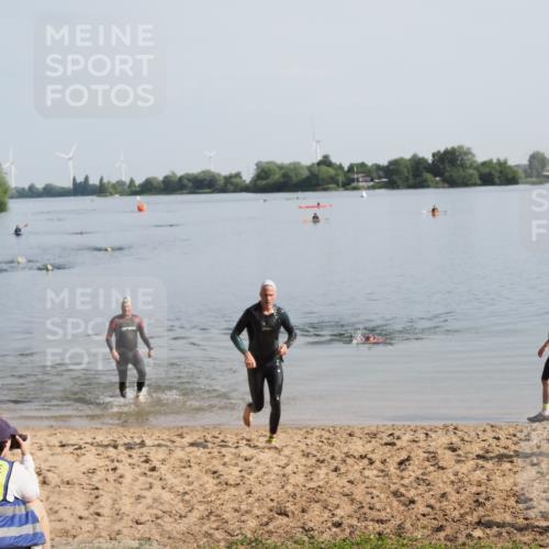 21.06.2025 - 27. Vierlanden-Triathlon MichiJ http://msf.ph/oto/7979326 15.06.2026 08:58:04 Schwimmen 151, 157 meine-sportfotos.de