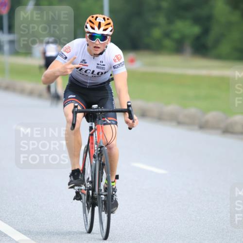 15.06.2025 - 27. Vierlanden-Triathlon H.Heesch http://msf.ph/oto/7979348 15.06.2025 10:32:04 Radfahren 30, 223, 354, 500 meine-sportfotos.de