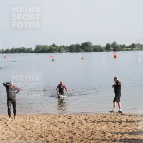 21.06.2025 - 27. Vierlanden-Triathlon MichiJ http://msf.ph/oto/7979386 15.06.2026 08:58:08 Schwimmen 151, 157 meine-sportfotos.de