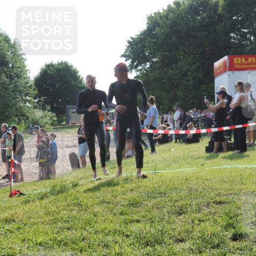 15.06.2025 - 27. Vierlanden-Triathlon KatJ http://msf.ph/oto/7979393 15.06.2025 08:43:22 Schwimmen 11, 102, 139, 148 meine-sportfotos.de