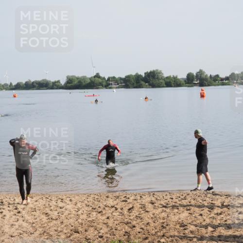 21.06.2025 - 27. Vierlanden-Triathlon MichiJ http://msf.ph/oto/7979398 15.06.2026 08:58:08 Schwimmen 151, 157 meine-sportfotos.de