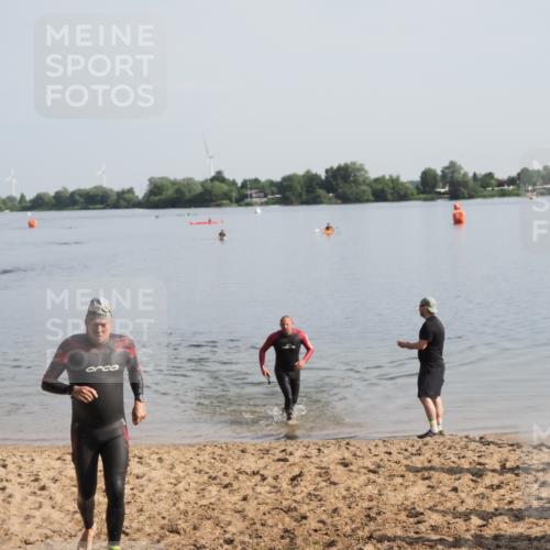 21.06.2025 - 27. Vierlanden-Triathlon MichiJ http://msf.ph/oto/7979417 15.06.2026 08:58:12 Schwimmen 151, 157, 232 meine-sportfotos.de
