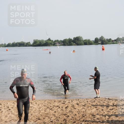 21.06.2025 - 27. Vierlanden-Triathlon MichiJ http://msf.ph/oto/7979418 15.06.2026 08:58:12 Schwimmen 151, 157, 232 meine-sportfotos.de