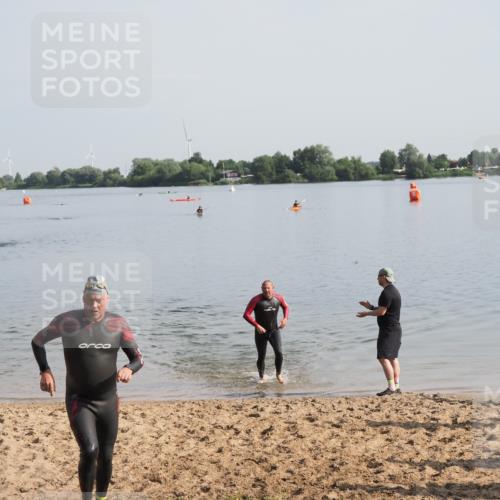 21.06.2025 - 27. Vierlanden-Triathlon MichiJ http://msf.ph/oto/7979422 15.06.2026 08:58:12 Schwimmen 151, 157, 232 meine-sportfotos.de