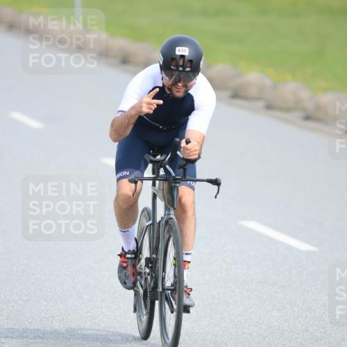 15.06.2025 - 27. Vierlanden-Triathlon H.Heesch http://msf.ph/oto/7979464 15.06.2025 10:33:21 Radfahren 59, 67, 100, 176, 326, 329, 438 meine-sportfotos.de