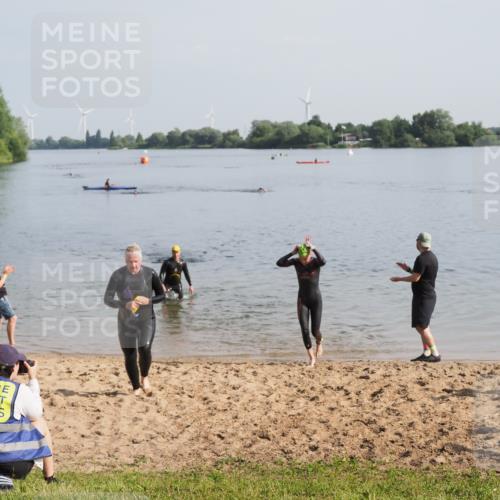21.06.2025 - 27. Vierlanden-Triathlon MichiJ http://msf.ph/oto/7979477 15.06.2026 08:58:50 Schwimmen 208, 236 meine-sportfotos.de
