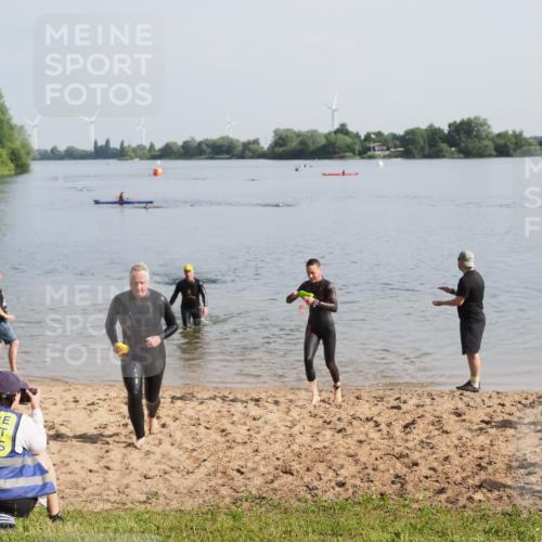 21.06.2025 - 27. Vierlanden-Triathlon MichiJ http://msf.ph/oto/7979480 15.06.2026 08:58:50 Schwimmen 208, 236 meine-sportfotos.de