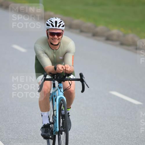 15.06.2025 - 27. Vierlanden-Triathlon H.Heesch http://msf.ph/oto/7979498 15.06.2025 10:33:27 Radfahren 100, 130, 176, 208, 314, 326, 329 meine-sportfotos.de