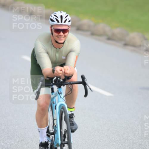 15.06.2025 - 27. Vierlanden-Triathlon H.Heesch http://msf.ph/oto/7979502 15.06.2025 10:33:27 Radfahren 100, 130, 176, 208, 314, 326, 329 meine-sportfotos.de