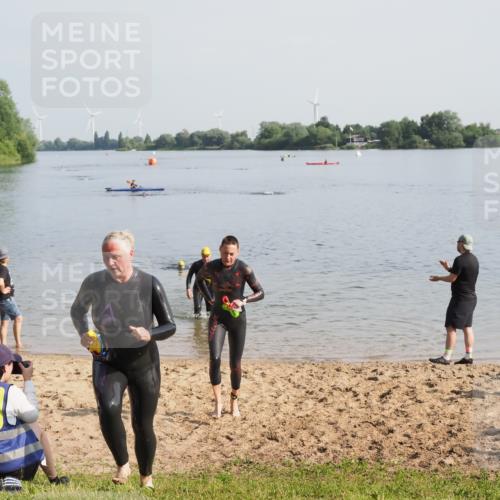 21.06.2025 - 27. Vierlanden-Triathlon MichiJ http://msf.ph/oto/7979511 15.06.2026 08:58:52 Schwimmen 208, 236 meine-sportfotos.de