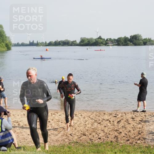 21.06.2025 - 27. Vierlanden-Triathlon MichiJ http://msf.ph/oto/7979515 15.06.2026 08:58:52 Schwimmen 208, 236 meine-sportfotos.de