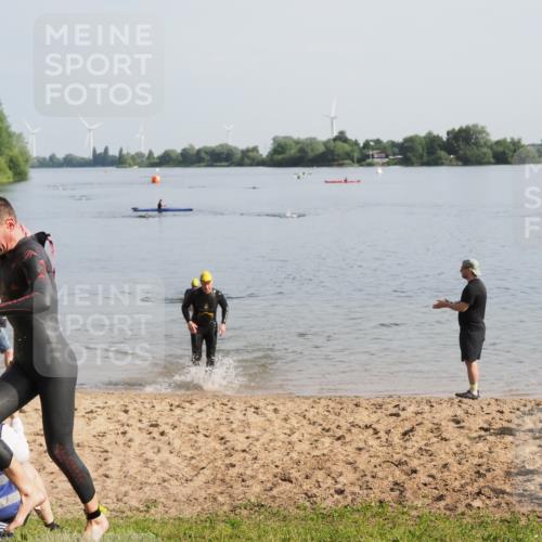 21.06.2025 - 27. Vierlanden-Triathlon MichiJ http://msf.ph/oto/7979544 15.06.2026 08:58:55 Schwimmen 208, 235, 236 meine-sportfotos.de