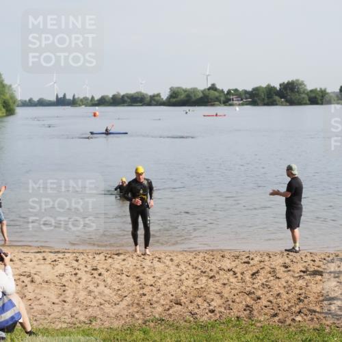 21.06.2025 - 27. Vierlanden-Triathlon MichiJ http://msf.ph/oto/7979564 15.06.2026 08:58:56 Schwimmen 208, 235, 236 meine-sportfotos.de