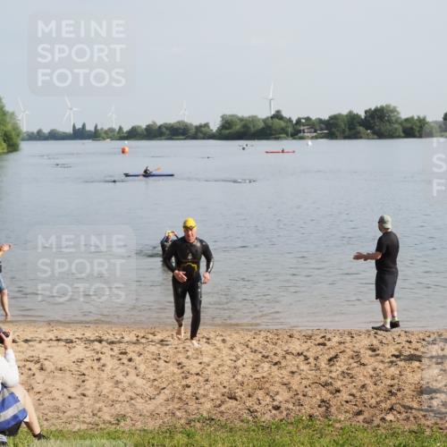 21.06.2025 - 27. Vierlanden-Triathlon MichiJ http://msf.ph/oto/7979577 15.06.2026 08:58:57 Schwimmen 208, 235, 236 meine-sportfotos.de
