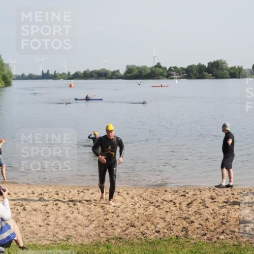 21.06.2025 - 27. Vierlanden-Triathlon MichiJ http://msf.ph/oto/7979587 15.06.2026 08:58:58 Schwimmen 208, 235, 236 meine-sportfotos.de