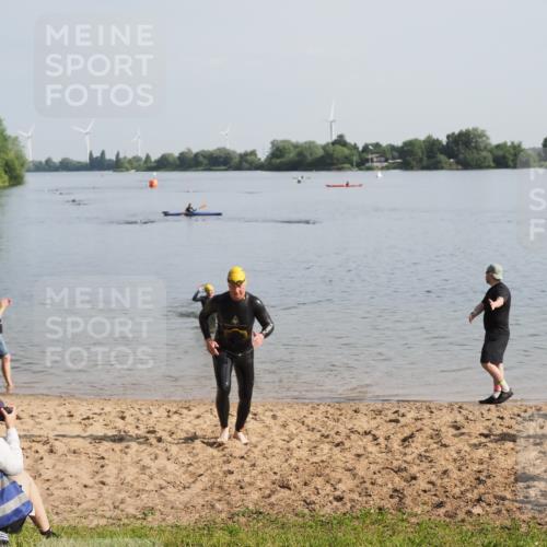 21.06.2025 - 27. Vierlanden-Triathlon MichiJ http://msf.ph/oto/7979592 15.06.2026 08:58:58 Schwimmen 208, 235, 236 meine-sportfotos.de