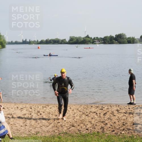 21.06.2025 - 27. Vierlanden-Triathlon MichiJ http://msf.ph/oto/7979601 15.06.2026 08:58:59 Schwimmen 208, 235, 236 meine-sportfotos.de