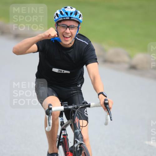 15.06.2025 - 27. Vierlanden-Triathlon H.Heesch http://msf.ph/oto/7979619 15.06.2025 10:34:04 Radfahren 299, 308, 361, 543 meine-sportfotos.de