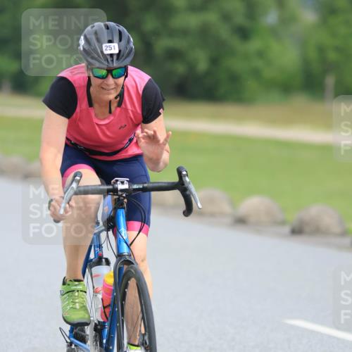 15.06.2025 - 27. Vierlanden-Triathlon H.Heesch http://msf.ph/oto/7979681 15.06.2025 10:35:15 Radfahren 26, 121, 251, 268, 330, 336 meine-sportfotos.de