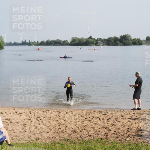 21.06.2025 - 27. Vierlanden-Triathlon MichiJ http://msf.ph/oto/7979708 15.06.2026 08:59:06 Schwimmen 227, 235 meine-sportfotos.de