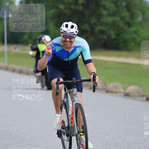 15.06.2025 - 27. Vierlanden-Triathlon H.Heesch http://msf.ph/oto/7979718 15.06.2025 10:35:28 Radfahren 99, 213, 272, 301 meine-sportfotos.de