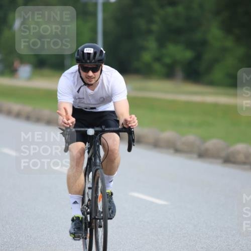 15.06.2025 - 27. Vierlanden-Triathlon H.Heesch http://msf.ph/oto/7979818 15.06.2025 10:36:12 Radfahren 285, 312, 331, 348 meine-sportfotos.de