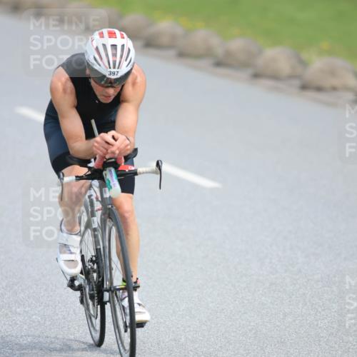 15.06.2025 - 27. Vierlanden-Triathlon H.Heesch http://msf.ph/oto/7979914 15.06.2025 10:36:59 Radfahren 11, 306, 397 meine-sportfotos.de