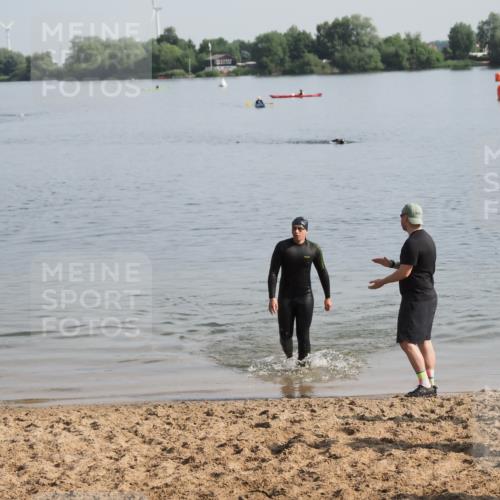 21.06.2025 - 27. Vierlanden-Triathlon MichiJ http://msf.ph/oto/7979977 15.06.2026 09:00:33 Schwimmen 58 meine-sportfotos.de