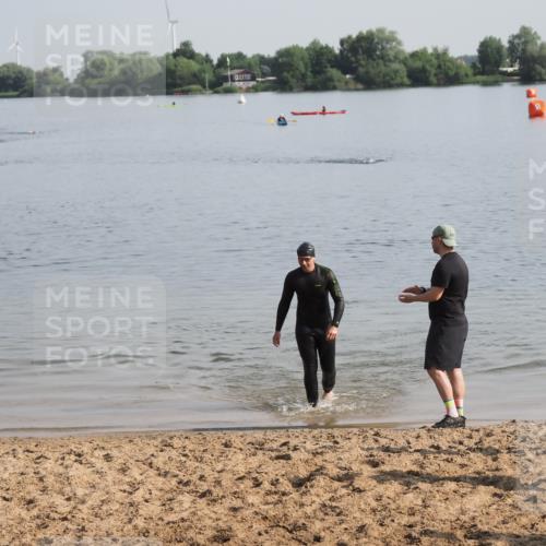 21.06.2025 - 27. Vierlanden-Triathlon MichiJ http://msf.ph/oto/7979991 15.06.2026 09:00:34 Schwimmen 58 meine-sportfotos.de