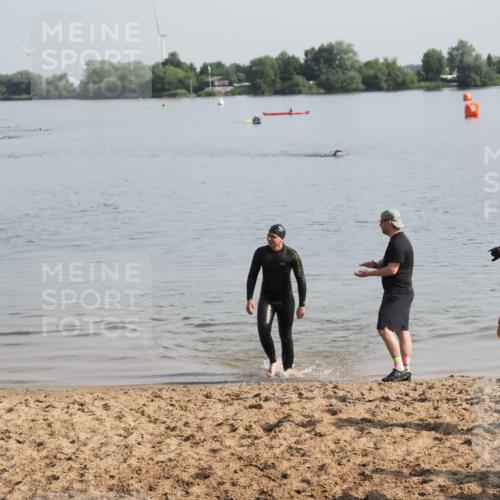 21.06.2025 - 27. Vierlanden-Triathlon MichiJ http://msf.ph/oto/7980001 15.06.2026 09:00:34 Schwimmen 58 meine-sportfotos.de
