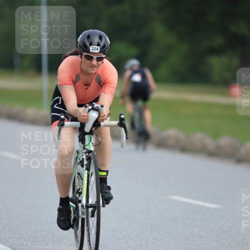 15.06.2025 - 27. Vierlanden-Triathlon H.Heesch http://msf.ph/oto/7980013 15.06.2025 10:37:44 Radfahren 191, 224, 353 meine-sportfotos.de