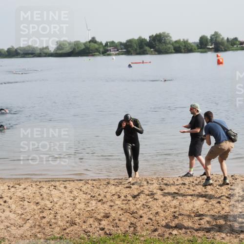 21.06.2025 - 27. Vierlanden-Triathlon MichiJ http://msf.ph/oto/7980023 15.06.2026 09:00:36 Schwimmen 58 meine-sportfotos.de