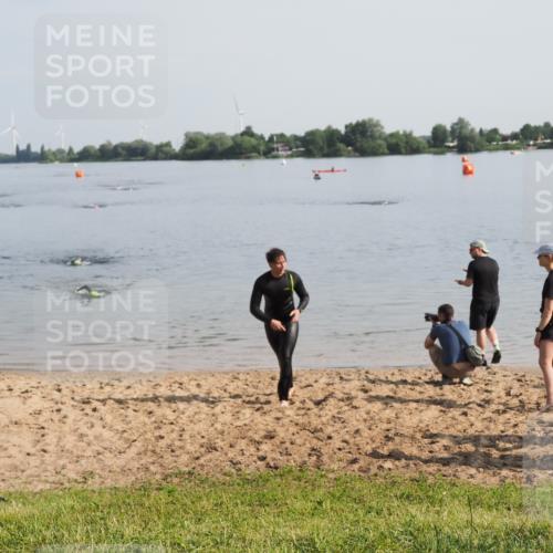 21.06.2025 - 27. Vierlanden-Triathlon MichiJ http://msf.ph/oto/7980079 15.06.2026 09:00:38 Schwimmen 58 meine-sportfotos.de