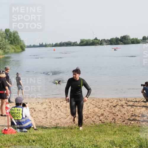 21.06.2025 - 27. Vierlanden-Triathlon MichiJ http://msf.ph/oto/7980135 15.06.2026 09:00:41 Schwimmen 58 meine-sportfotos.de