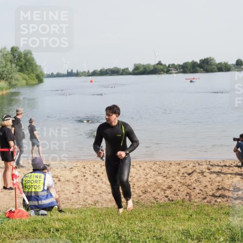 21.06.2025 - 27. Vierlanden-Triathlon MichiJ http://msf.ph/oto/7980159 15.06.2026 09:00:42 Schwimmen 58 meine-sportfotos.de