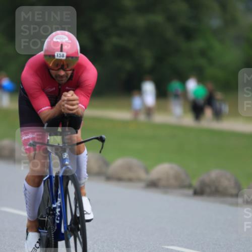 15.06.2025 - 27. Vierlanden-Triathlon H.Heesch http://msf.ph/oto/7980190 15.06.2025 10:38:42 Radfahren 158, 235, 298, 427 meine-sportfotos.de