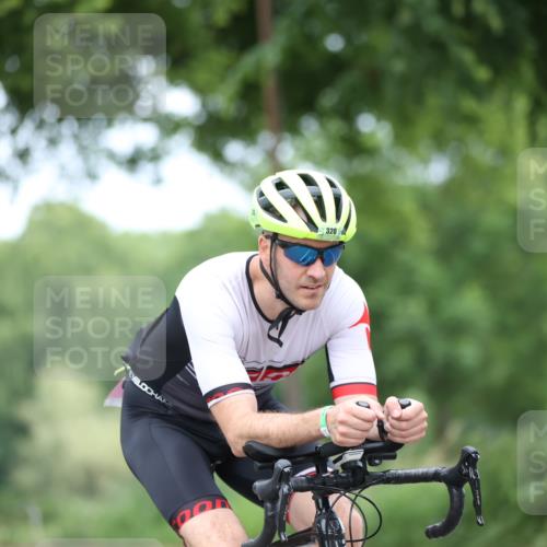 15.06.2025 - 7 Türme Triathlon Yannick Fuchs http://msf.ph/oto/7980201 15.06.2025 11:20:36 Radfahren 320 meine-sportfotos.de