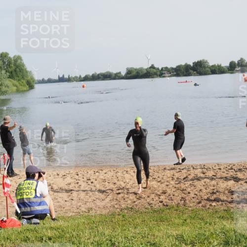 21.06.2025 - 27. Vierlanden-Triathlon MichiJ http://msf.ph/oto/7980203 15.06.2026 09:00:51 Schwimmen 217 meine-sportfotos.de
