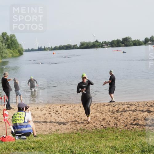 21.06.2025 - 27. Vierlanden-Triathlon MichiJ http://msf.ph/oto/7980221 15.06.2026 09:00:52 Schwimmen 217 meine-sportfotos.de