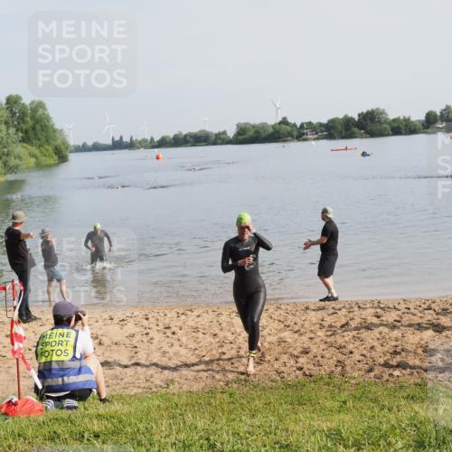21.06.2025 - 27. Vierlanden-Triathlon MichiJ http://msf.ph/oto/7980230 15.06.2026 09:00:52 Schwimmen 217 meine-sportfotos.de