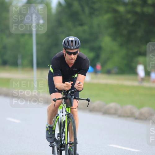 15.06.2025 - 27. Vierlanden-Triathlon H.Heesch http://msf.ph/oto/7980239 15.06.2025 10:38:52 Radfahren 17, 145, 298 meine-sportfotos.de