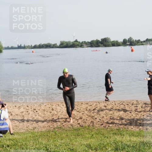 21.06.2025 - 27. Vierlanden-Triathlon MichiJ http://msf.ph/oto/7980264 15.06.2026 09:00:59 Schwimmen 217 meine-sportfotos.de
