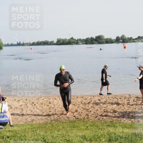 21.06.2025 - 27. Vierlanden-Triathlon MichiJ http://msf.ph/oto/7980273 15.06.2026 09:00:59 Schwimmen 217 meine-sportfotos.de
