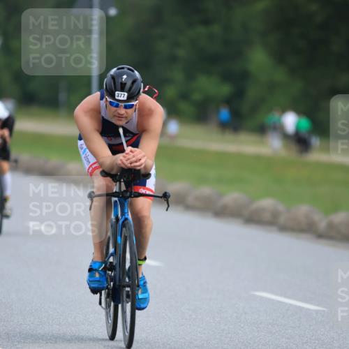 15.06.2025 - 27. Vierlanden-Triathlon H.Heesch http://msf.ph/oto/7980282 15.06.2025 10:39:13 Radfahren 186, 340, 377 meine-sportfotos.de