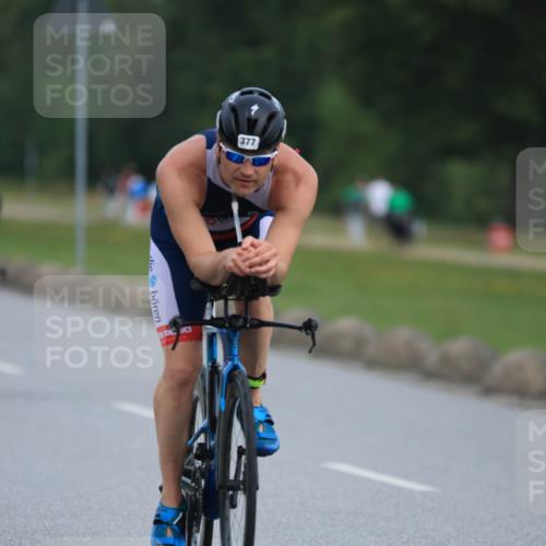 15.06.2025 - 27. Vierlanden-Triathlon H.Heesch http://msf.ph/oto/7980287 15.06.2025 10:39:13 Radfahren 186, 340, 377 meine-sportfotos.de