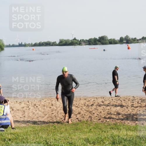 21.06.2025 - 27. Vierlanden-Triathlon MichiJ http://msf.ph/oto/7980295 15.06.2026 09:00:59 Schwimmen 217 meine-sportfotos.de