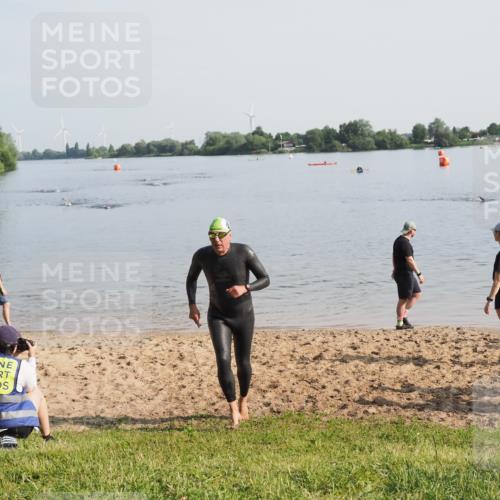 21.06.2025 - 27. Vierlanden-Triathlon MichiJ http://msf.ph/oto/7980301 15.06.2026 09:00:59 Schwimmen 217 meine-sportfotos.de