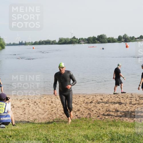 21.06.2025 - 27. Vierlanden-Triathlon MichiJ http://msf.ph/oto/7980307 15.06.2026 09:00:59 Schwimmen 217 meine-sportfotos.de