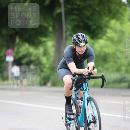 15.06.2025 - 7 Türme Triathlon Yannick Fuchs http://msf.ph/oto/7980312 15.06.2025 11:20:43 Radfahren  meine-sportfotos.de