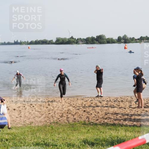 21.06.2025 - 27. Vierlanden-Triathlon MichiJ http://msf.ph/oto/7980371 15.06.2026 09:01:51 Schwimmen 196, 206, 214, 242 meine-sportfotos.de